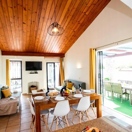Krabi - Elegante Moradia Com Piscina Aquecivel -